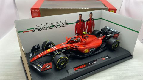 Bburago Ferrari SF-23 Carlos Sainz 1/18