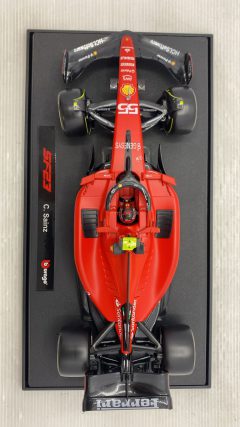 Bburago Ferrari SF-23 Carlos Sainz 1/18 - foto 4