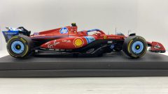 Bburago Ferrari SF-24 C. Sainz Miami GP 2024 1/18 - foto 4