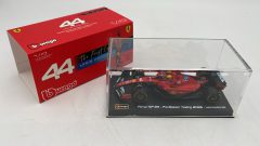 Bburago Ferrari SF-23 Test Livery 2025 Lewis Hamilton 1/43 con teca - scala 1:43