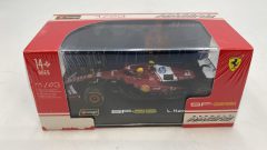 Bburago Ferrari SF-25 Lewis Hamilton 2025 1/43 con teca - scala 1:43