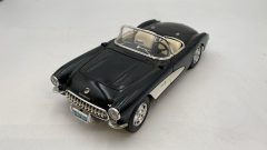 Bburago Chevrolet Corvette 1957 1/18 senza scatola originale - scala 1:18