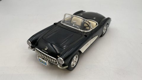 Bburago Chevrolet Corvette 1957 1/18 senza scatola originale