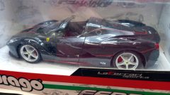 Bburago Ferrari LaFerrari Aperta 1/24 - foto 2