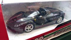 Bburago Ferrari LaFerrari Aperta 1/24 - scala 1:24