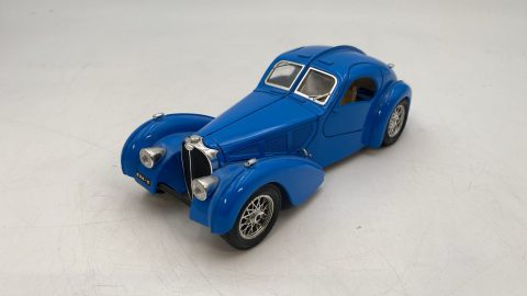 Bburago Bugatti Atlantic 1936 1/24 senza scatola originale