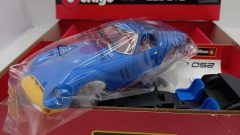Bburago Ferrari 250 GTO 1964 1/24, kit di montaggio in metallo, già verniciato - scala 1:24