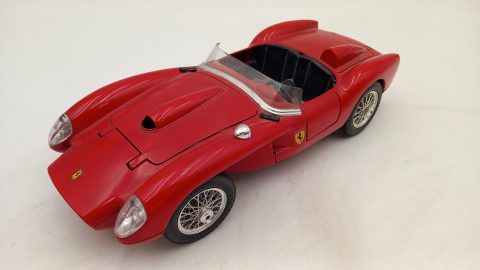 Bburago Ferrari 250 Testa Rossa 1957 1/18, mancante leva del cambio, impolverata, da pulire, senza scatola originale