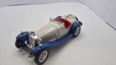 Bburago Alfa Romeo 2300 Spider 1932 1/18, senza scatola originale, normali segni del tempo - scala 1:18