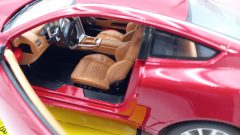 Bburago Aston Martin V12 Vanquish 2001 1/18, piccola fioritura vernice cofano - foto 5