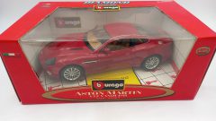 Bburago Aston Martin V12 Vanquish 2001 1/18, piccola fioritura vernice cofano - foto 7