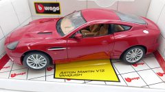 Bburago Aston Martin V12 Vanquish 2001 1/18, piccola fioritura vernice cofano - foto 4