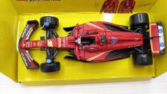 Bburago Ferrari SF-24 Charles Leclerc Imola GP 2024 1/43 - foto 3