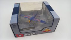 Bburago Red Bull Aerobatic Plane The Flying Bulls 1/100, confezione lievemente usurata - foto 2