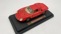 Bburago Ferrari 250 Le Mans 1965 1/24 senza scatola originale, segni di usura del tempo - scala 1:24