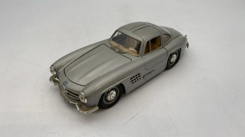 Bburago Mercedes-Benz 300SL 1954 1/24 senza scatola originale