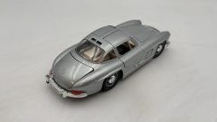 Bburago Mercedes-Benz 300 SL 1954 1/24 senza scatola originale, segni di usura - foto 2