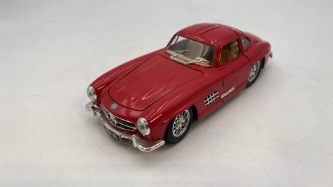 Bburago Mercedes-Benz 300 SL 1954 1/24 senza scatola originale