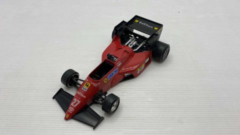 Bburago Ferrari 126 C4 1/24, segni di usura del tempo, senza scatola originale