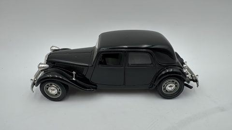 Bburago citroen t.a 15cv 1/24,  senza scatola originale