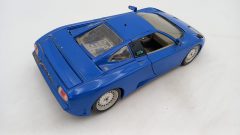 Bburago Bugatti EB110 1/18, impolverata, da pulire, fioritura della vernice, senza scatola originale - foto 2