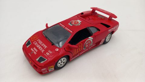 Bburago Lamborghini Diablo 1990 1/24, da pulire, parabrezza segnato, kit montato, senza scatola originale