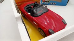 Bburago BMW Z8 1/18, mancante leva del cambio, confezione lievemente usurata - foto 4