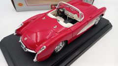 Bburago Chevrolet Corvette 1957 1/24, confezione lievemente usurata - foto 2