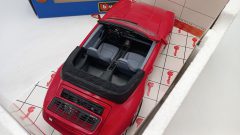 Bburago Porsche 911 Carrera Cabriolet 1/18, mancante maniglia sinistra, confezione lievemente usurata - foto 2
