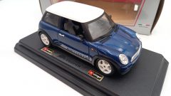 Bburago Mini Cooper 1/24, confezione usurata - scala 1:24