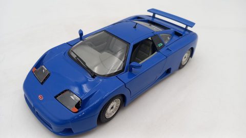 Bburago Bugatti EB 110 1/24, senza scatola originale