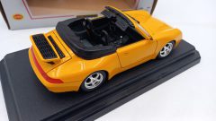 Bburago Porsche 911 Carrera Cabriolet 1/24, confezione lievemente usurata - foto 2
