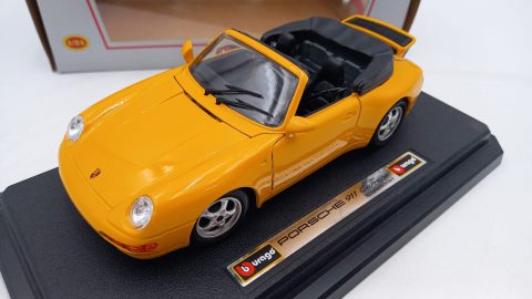 Bburago Porsche 911 Carrera Cabriolet 1/24, confezione lievemente usurata