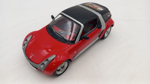 Bburago Smart 1/24, lunotto posteriore segnato, kit montato, senza scatola originale