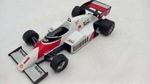 Bburago McLaren MP4/2 Alain Prost 1/24, da pulire, senza scatola originale