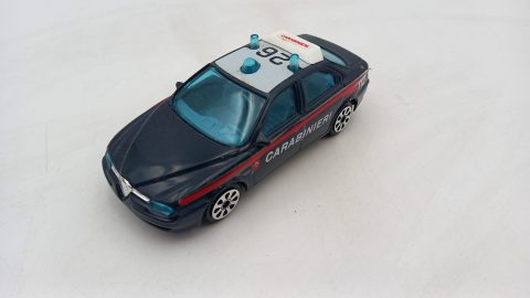 Bburago Alfa Romeo 156 Carabinieri 1/43, adesivi rovinati, senza scatola originale