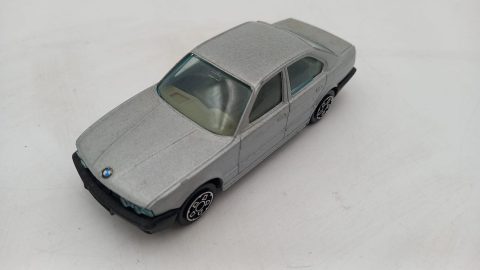 Bburago BMW 535 i 1/43, da pulire, senza scatola originale