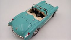 Bburago Chevrolette Corvette 1957 1/18, mancante di alcuni pezzi, senza scatola originale - foto 2