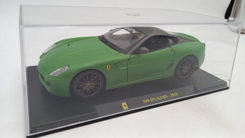 Ferrari 599 HY-KERS 2010 1/24, senza scatola originale, teca crepata