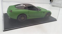 Ferrari 599 HY-KERS 2010 1/24, senza scatola originale, teca crepata - foto 2