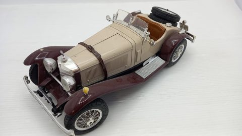 Bburago Mercedes Benz SSK 1928 1/18, ottime condizioni, da spolverare, mancate gallone ferma ruote di scorta, senza scatola originale