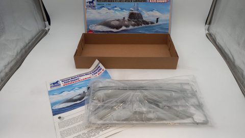 Bronco Models Russian Akula II Class Attack Submarine K335 Giepard 1/350