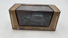 Brumm Fiat 508 C Berlina 1100 versione gasogeno 1937-1939 1/43 vetri rovinati - scala 1:43