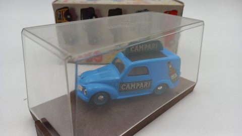 Brumm Fiat 500C Pubblicitario Campari 1/43, confezione lievemente usurata