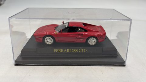 Ferrari 288 GTO 1/43 senza scatola originale, tergicristallo rotto