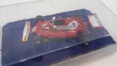 Ferrari 312 T2 Niki Lauda 1/32, versione 6 ruote, ottime condizioni, senza scatola originale - scala 1:32