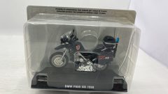 BMW F650 GS 1999 Carabinieri 1/24, un faretto staccato - scala 1:24