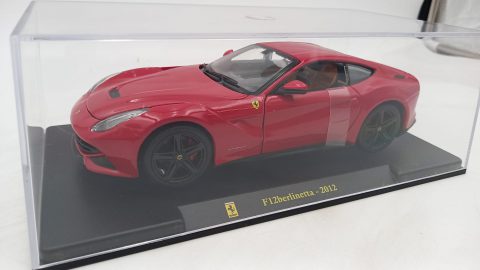 Ferrari F12 Berlinetta 2012 1/24, senza scatola originale