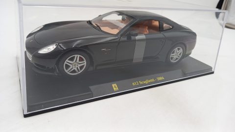 Ferrari 612 Scaglietti 2004 1/24, senza scatola originale