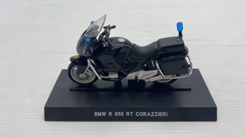 BMW R 850 RT Corazzieri 1/24 senza scatola originale